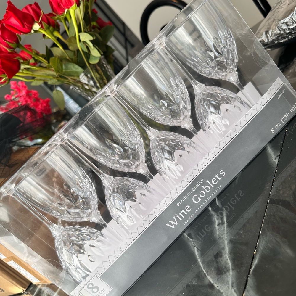 8 pieces. 8 ounces. Premium quality wine goblets. Disposable.